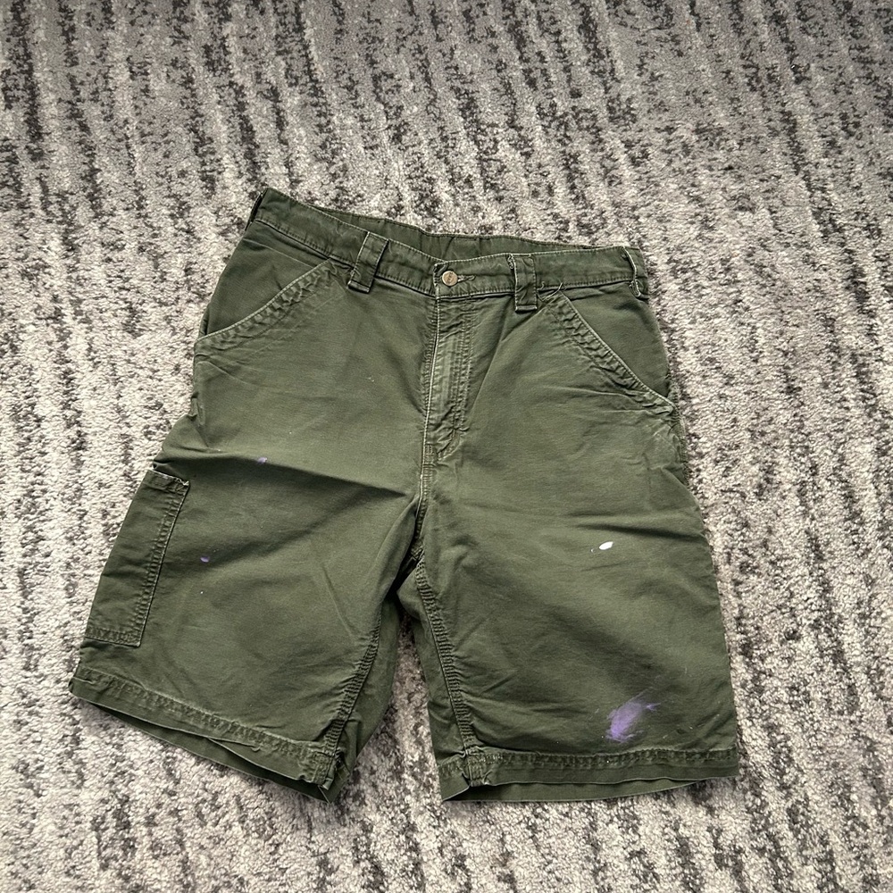 Vintage Carhartt Carpenter shorts
Green w/ paint splatter